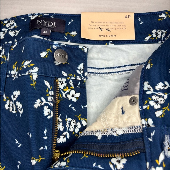 NYDJ NWT Marilyn Straight Navy Floral Jeans Size 4 Petite - Picture 3 of 10